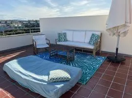 Ático Premium con Azotea, Pádel y Piscina