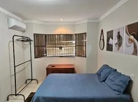 Casa confortável, com 3 quartos, bem localizada!