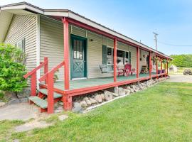 10-Acre Kingston Getaway Sauna and Fire Pit, hotel v destinaci Silverwood