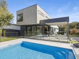 Coastmere at Rye - Luxury Poolside Retreat