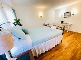 Prime and Precious location The Red House Room3