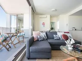Top Floor 2br Pool, Gym, Parking Airport, City