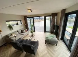 Holiday Home in Harderwijk with Jacuzzi, cleaning included