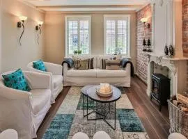 Cottage by Wadden Sea with Scenic Views, cleaning included
