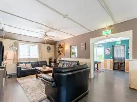Farmhouse in Giethoorn by the Canals, cleaning included