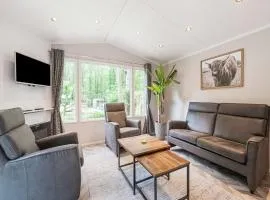 chalet in the woods with pool, cleaning included