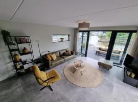 Luxurious detached water villa with jetty, cleaning included