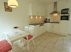 Farmhouse Wijlre near Scenic Lake, cleaning included