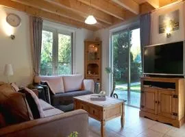 Terrace Apartment with Lush Garden, cleaning included