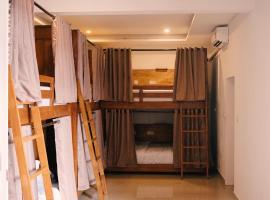 Semeton Surf House, hotel in Bumbang