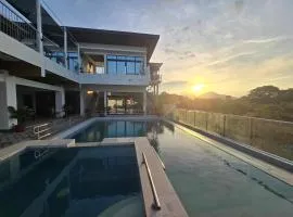 The Elizabeth Bay Hotspring Villa