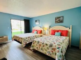 Cozy Beach Condo Pool Sm Dogs ok D19