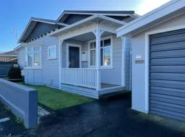 St Aubyn City Stay - 3BR base near arts & dining