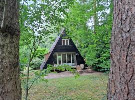 Bosrijk gelegen vakantiehuis met optimale privacy!, rantahotelli kohteessa Lanaken