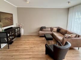 Modern & spacious apartment in new neighbourhood – hotel w mieście Garðabær