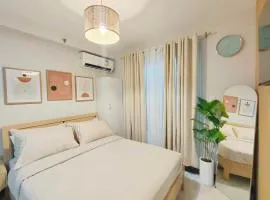 Aunt & Niece Condo Studio