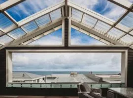 Buller Noire - luxury New Plymouth oceanview home