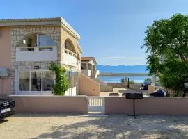 2 Bedroom Amazing Apartment In Vir