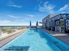 Heart of South Beach Balcony Rooftop Pool