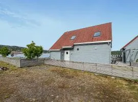 Beautiful Home In Lindesnes With House Sea View