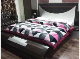 HOTEL SHAKUNTALA DHAM Near Katra Railway Station & 8 Km From Vaishno Devi Temple - Spacious Rooms With Free Wi-fi Facility - Restaurant - Free Parking & Excellent Customer Service - A Premium Hotel