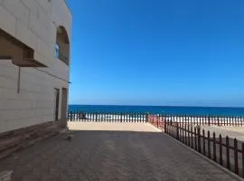 مرسي مطروح منتجع بلو باي قريه اصاله فيلا بكاميرات مراقبه تقع علي البحر مباشره