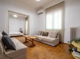 Phoebe 3BR apartment in Neos Kosmos by ΜΡS