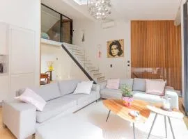 Townhouse with terrace & parking in the heart of Old Antibes