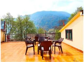 HOTEL !FLATTIES NEAR NAINI LAKE & Mall Road Nainital Lake View Room With# Attached Balcony - Free Parking & Wi-fi Restaurant Facilities Available - A Premium Hotel In Nainital