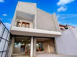 Hotel O Tegal near near Pacific Mall Tegal formerly Hugo Suites Family