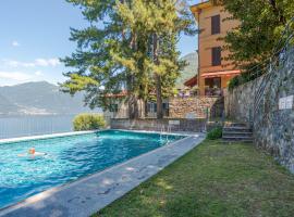 GuestHost - Flat x4 in residence with swimming pool!, hotel en Nesso