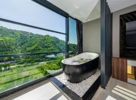 Pavri suit bungalov