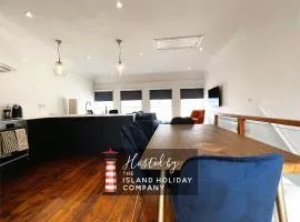 Cross Street Apartment
