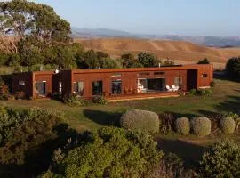 Raglan Travellers Rest Coastal Retreat