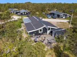 Beautifully Renovated Holiday Home With Covered Terrace And Wood-Burning Stove, Close To The North Sea In Thy