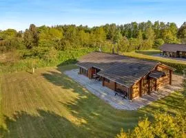 Well-Maintained Log House With Hot Tub, Sauna And Covered Terrace In Thy,