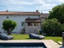 Villa Jona in Žužići - Haus für 8 Personen