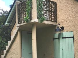 LA MIELLERIE MAISON ENTIERE 10 pers ISSOR, хотел в Арет