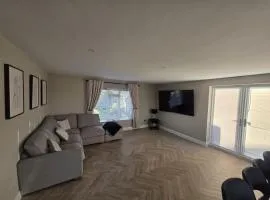 Collooney - House - Sleeps 6 - Parking