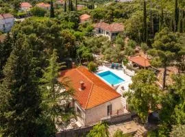 New Luxury Villa Korcula Timeless with private pool, Free Parking, Seafront, for 6 persons