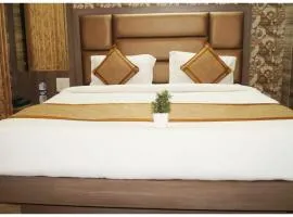 HOTEL ETILER PALACE Near Katra Bus Stand - 1 Km From Railway Station & 7 Km From Vaishno Devi Temple - Well Decorated Rooms With Free Wi-fi - Free Parking & Restaurant Available - A Luxurious Hotel In Katra