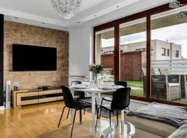 Sokratesa Business Apartments - 52m2 Terrace, Parking, Metro Nearby - by Rentujemy