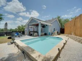 Canyon Lake Home with Heated Cocktail Pool and Spa