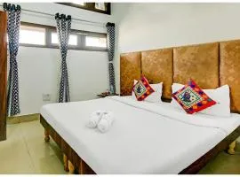 Amritsar Hotel R-A-M-N-E-E-K Near Bus Stand - Spacious Rooms With Free Wi-fi - Restaurant# Parking & Excellent Customer Service - Best Location In Amritsar