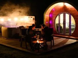 Rose Glamping Pod with Hot Tub