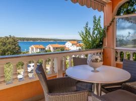 Lovely Apartment In Barbat Na Rabu, hotel in Barbat na Rabu