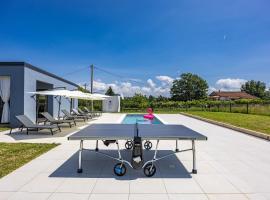 Hera Countryside Villa by Qubo Villas, hotel a Orbanići