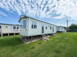 Lovely 6 Berth Caravan For Hire At Manor Park In Hunstanton Norfolk Ref 23044S