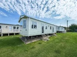 Lovely 6 Berth Caravan For Hire At Manor Park In Hunstanton Norfolk Ref 23044S