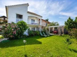 Lovely Home In Gornji Karin With Wifi